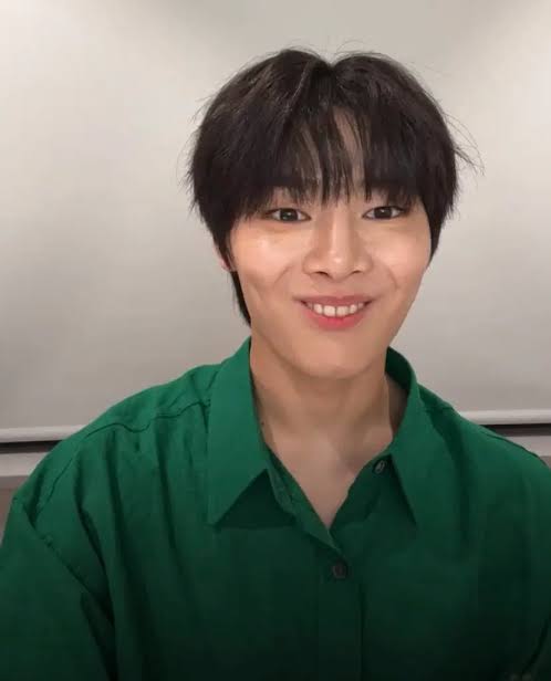Finish the lyrics (STRAY KIDS EDITION)