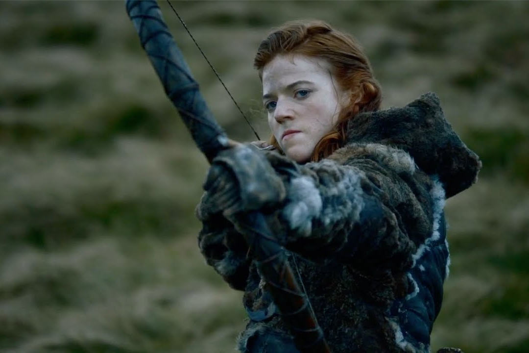 Games Of Thrones Ygritte shoots John Snow 3 times with arrows